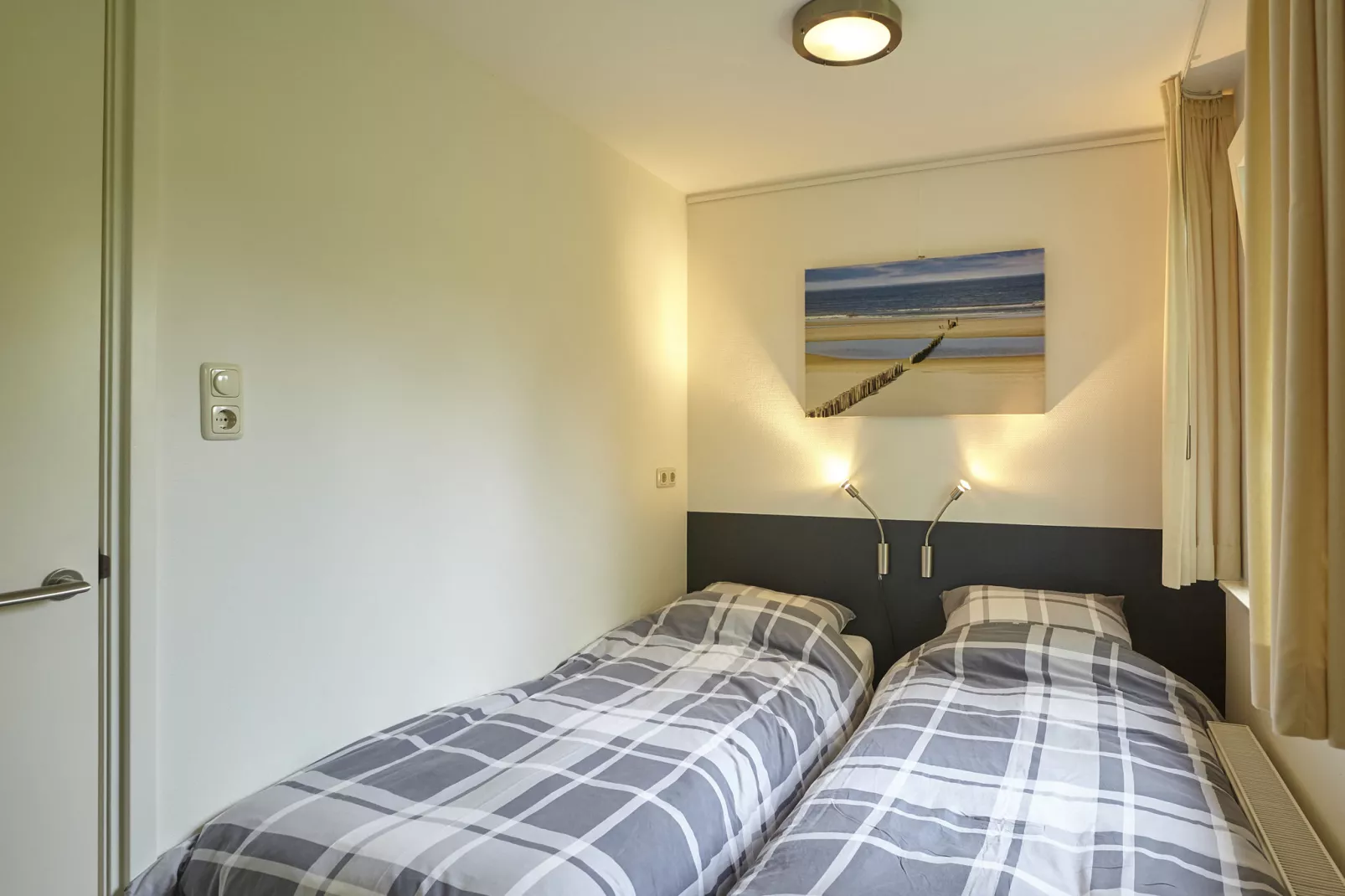 Lounge & Relax-Bedroom