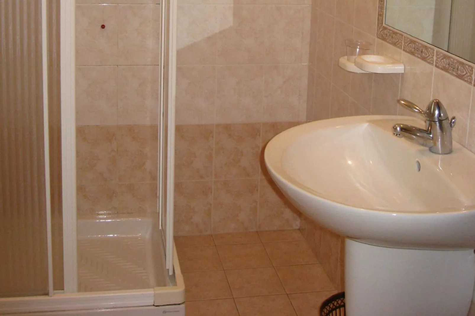 Village Albarella Trilo S3-Badezimmer