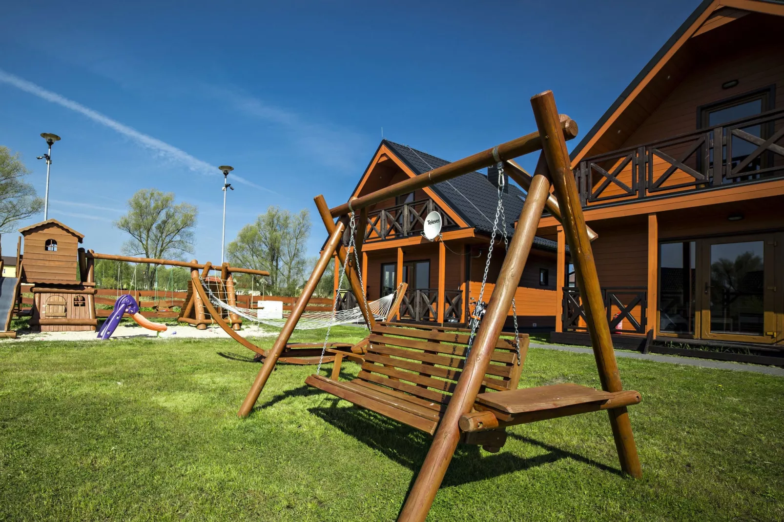 House Jamno Lake-Gardens summer
