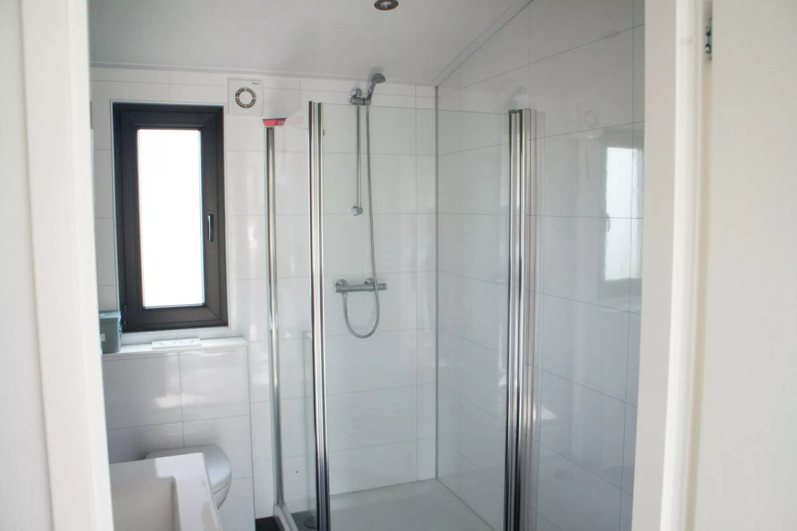 Resort De Wije Werelt 9-Bathroom