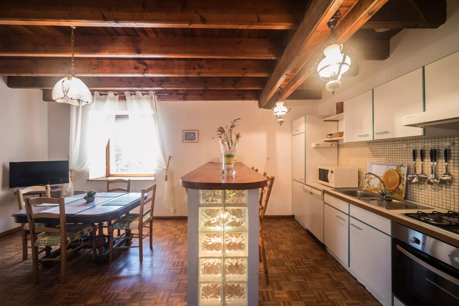 Curtille du Mesnil 2-Kitchen