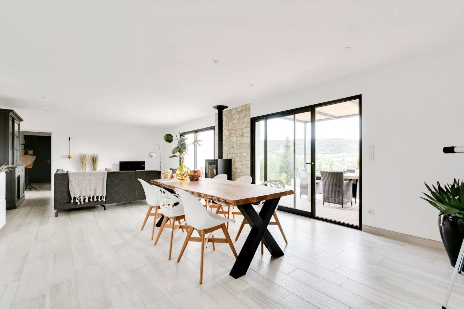 La Garrigue-Dining room