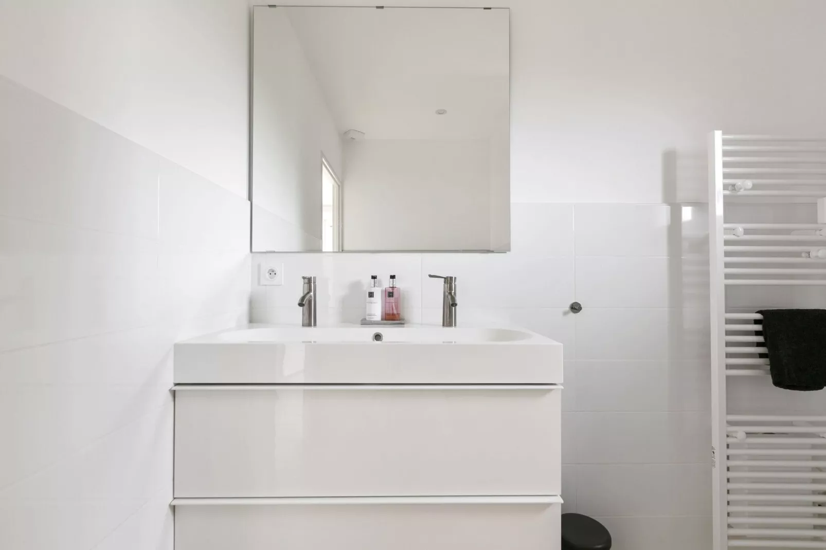 La Garrigue-Bathroom