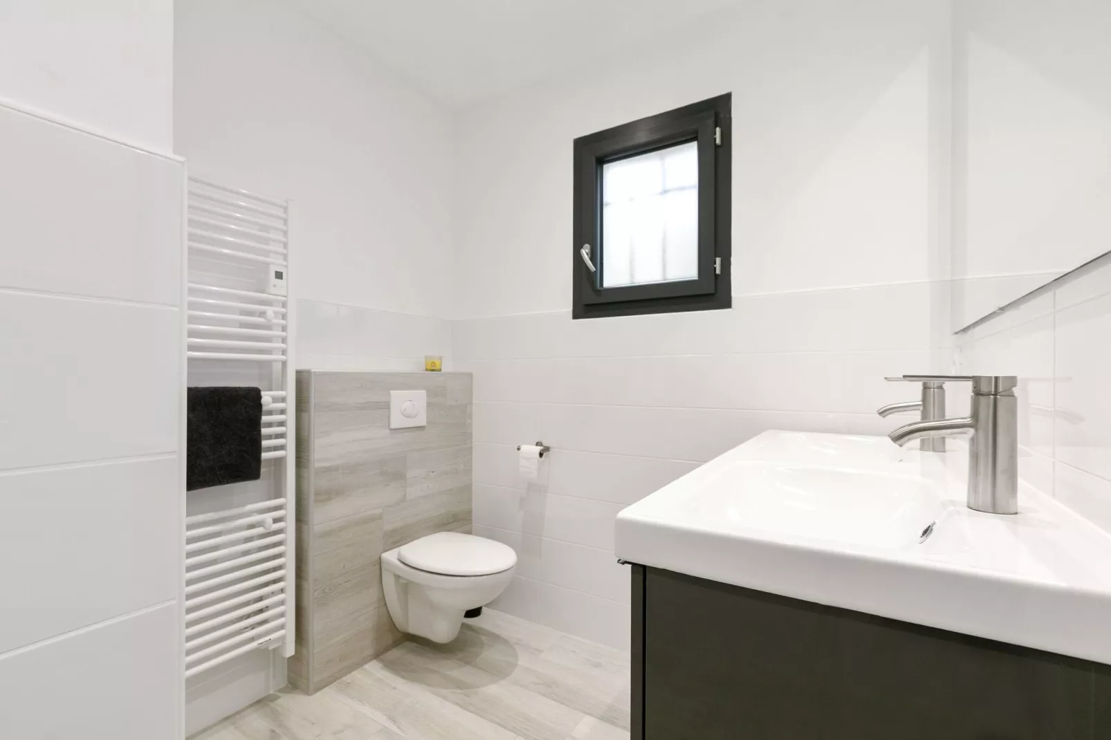 La Garrigue-Bathroom