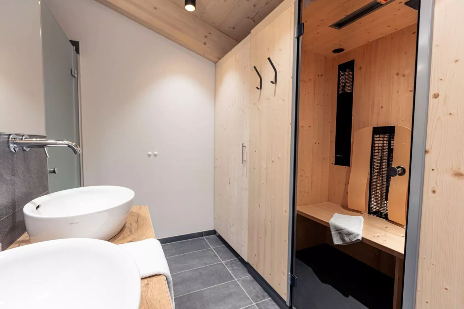 Kreischberg Suites 6-Bathroom