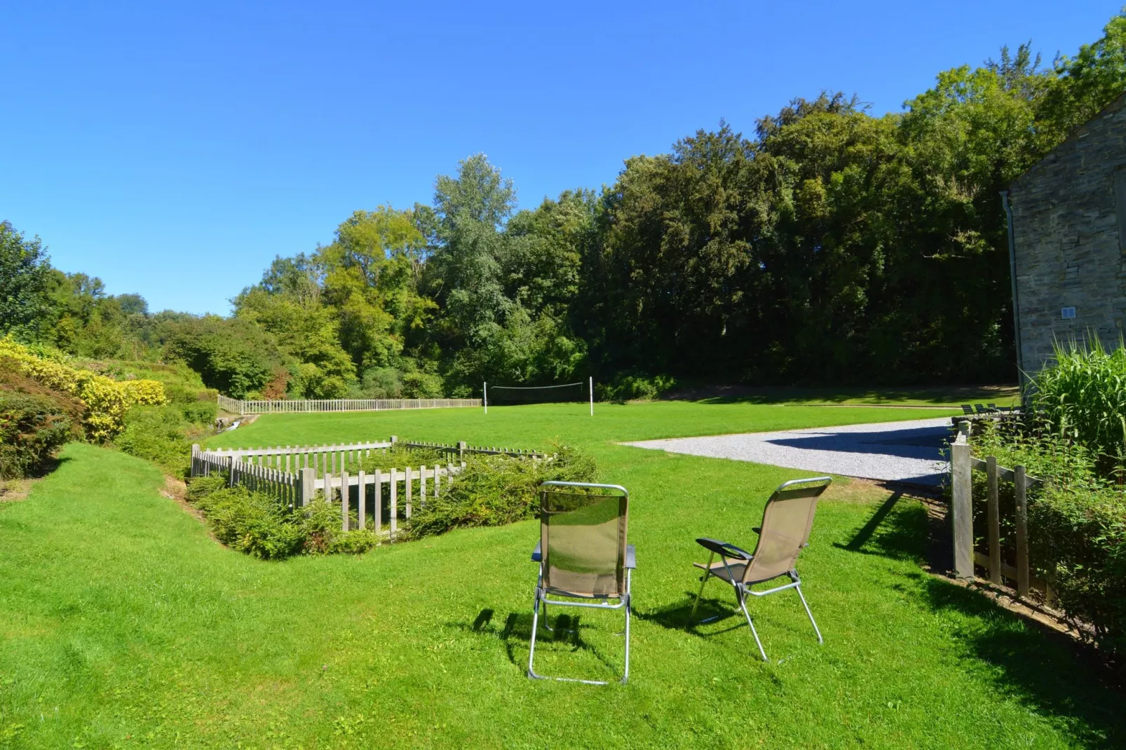 Le Grand Moulin de Denée-Jardin d'été