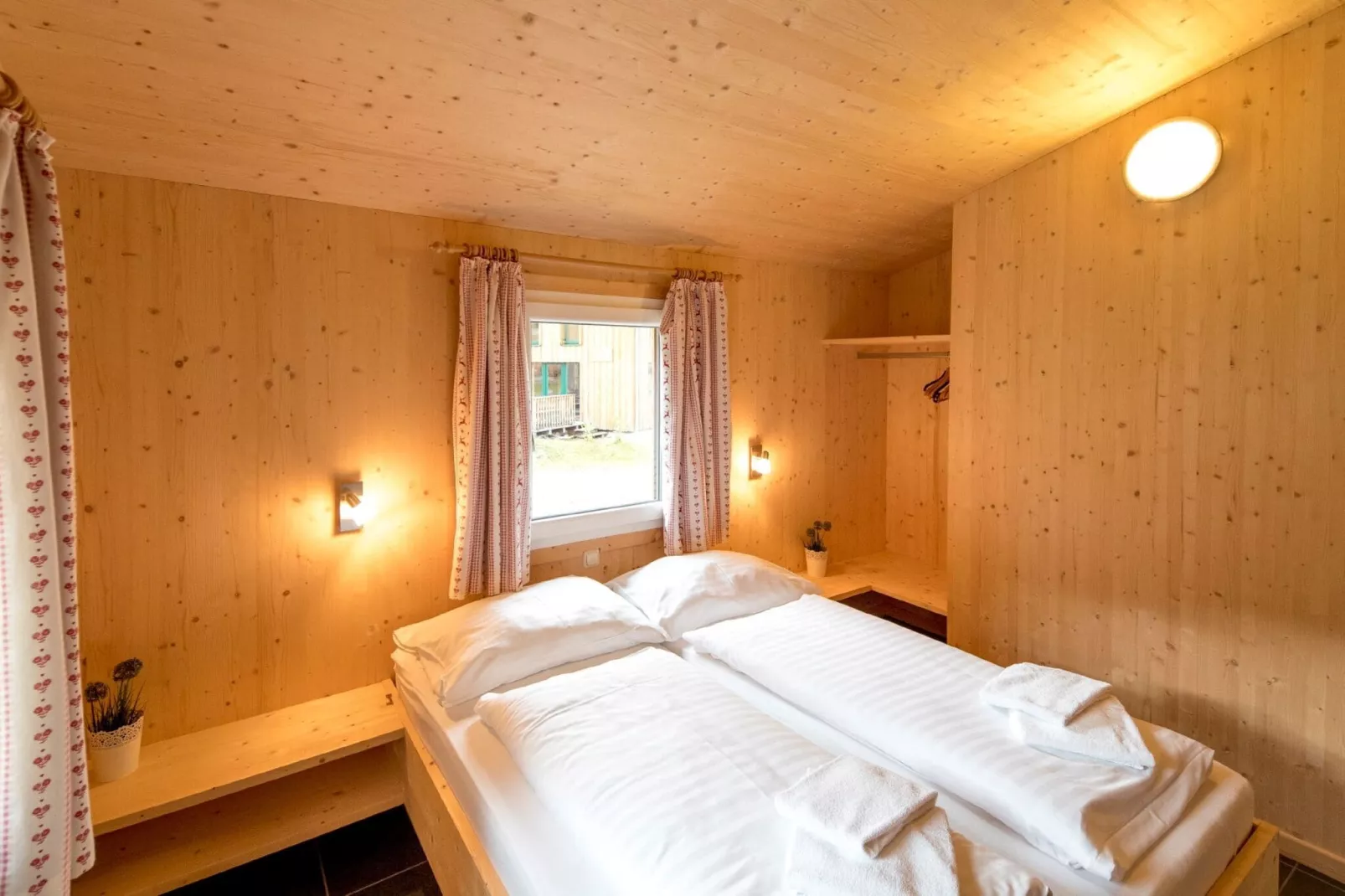 Kreischberg Chalets 49a-Bedroom