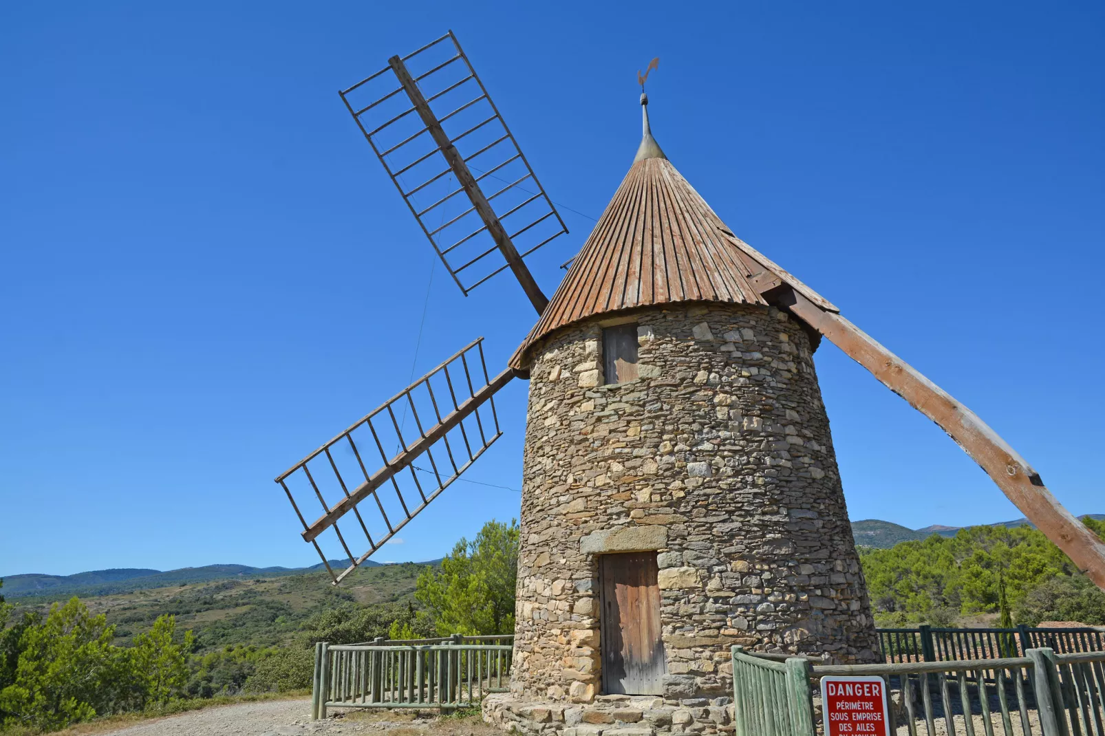 Villa à Camplong-Zones d'été à 5 km
