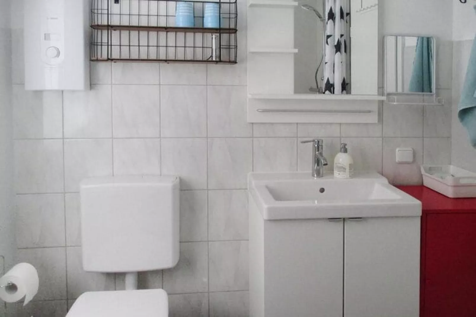 Untere Ferienwohnung-Bathroom