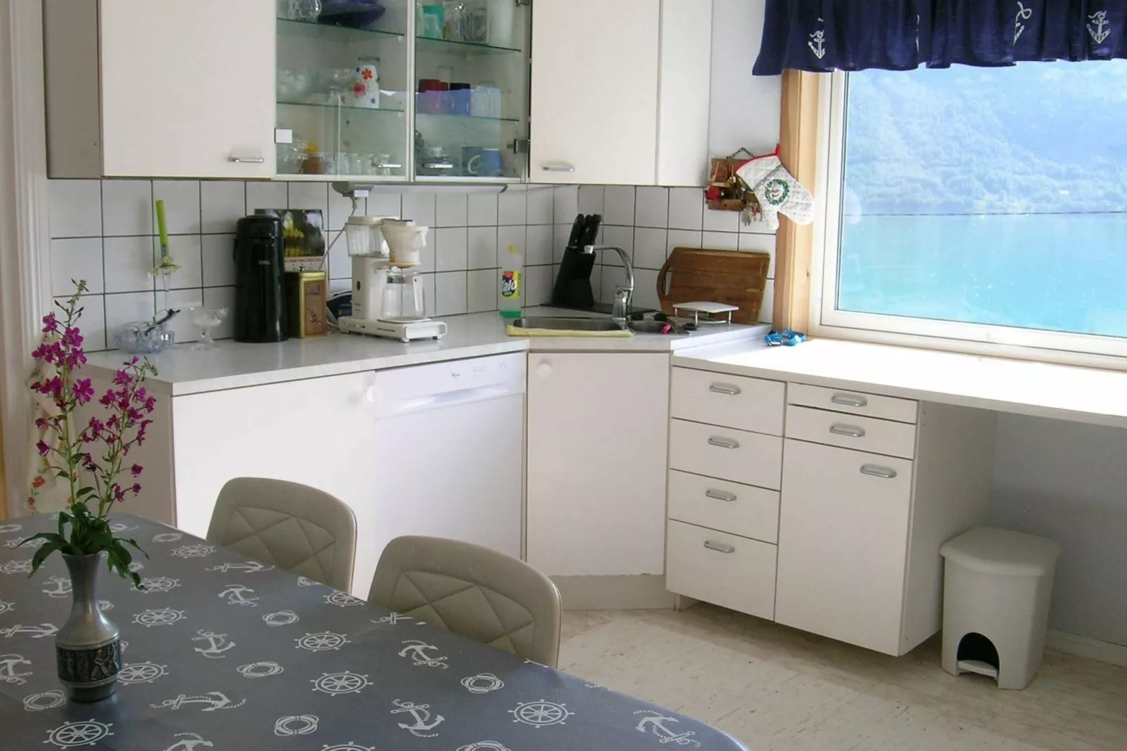HUS 39517-Indoor