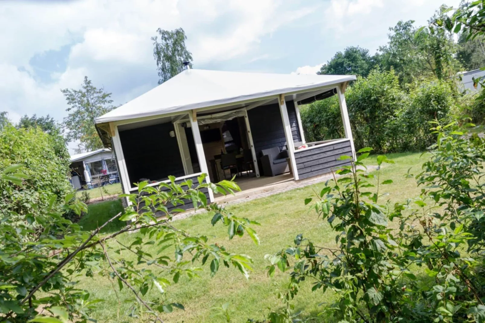Vakantiepark de Vossenburcht 4-Exterior summer