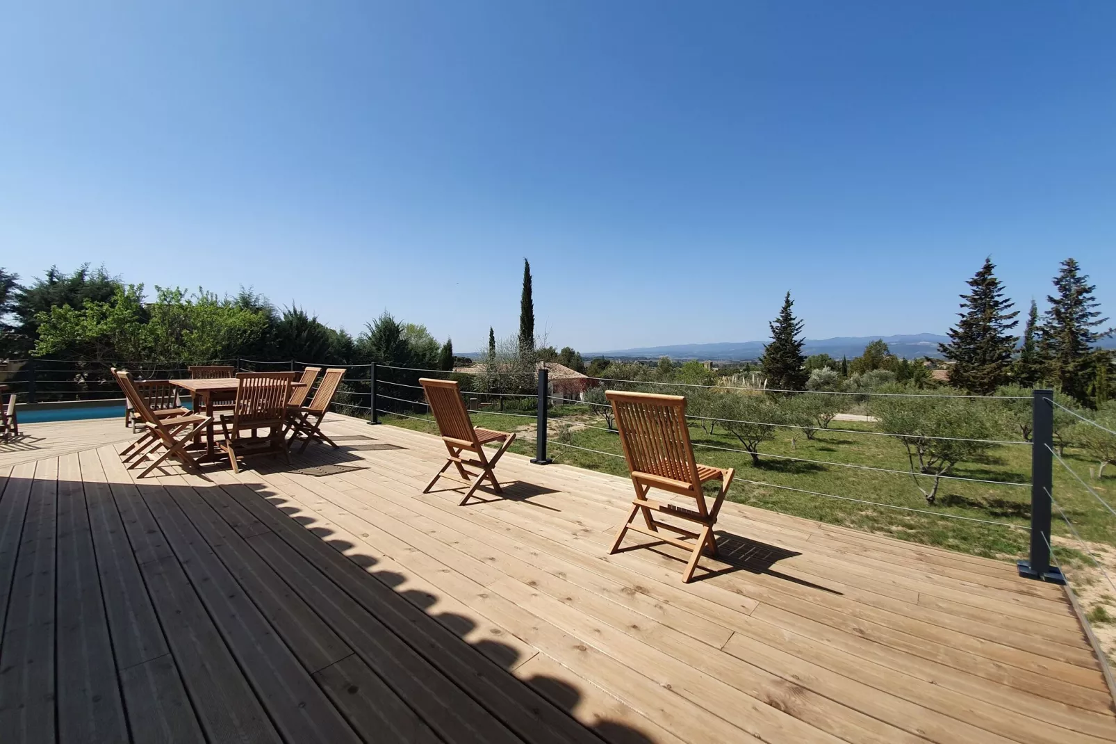 La Serre-Aussicht Sommer