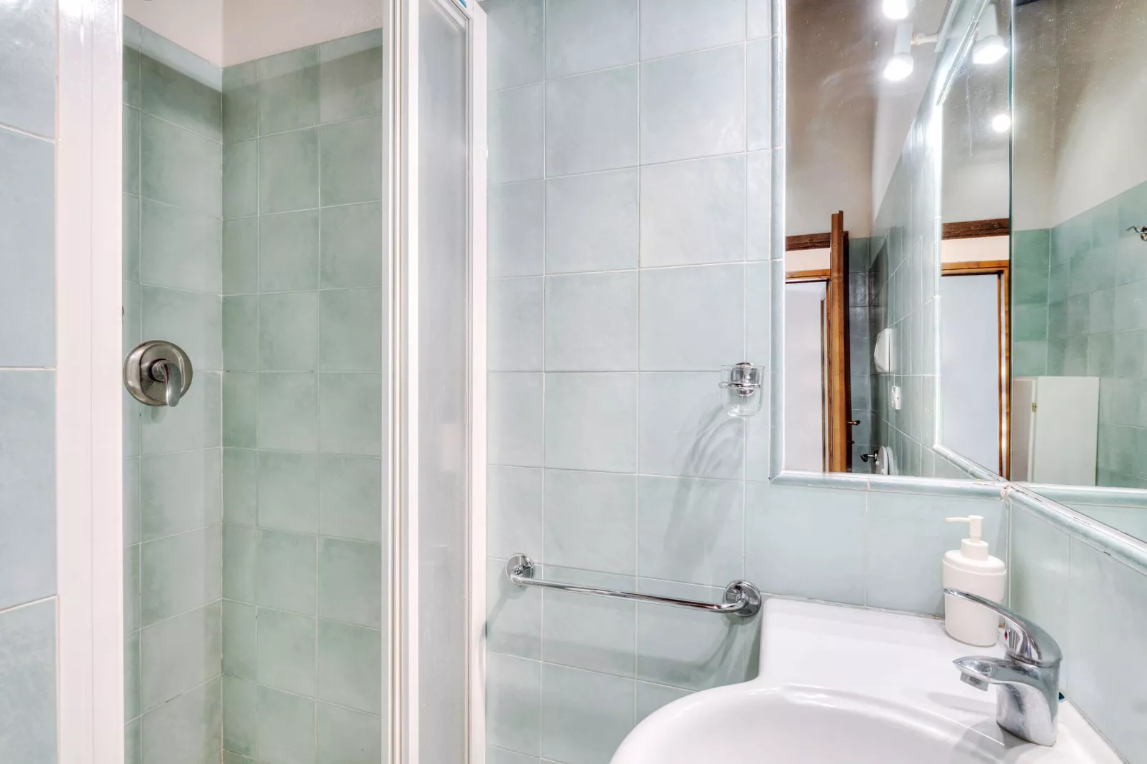 Nimphaea-Bathroom