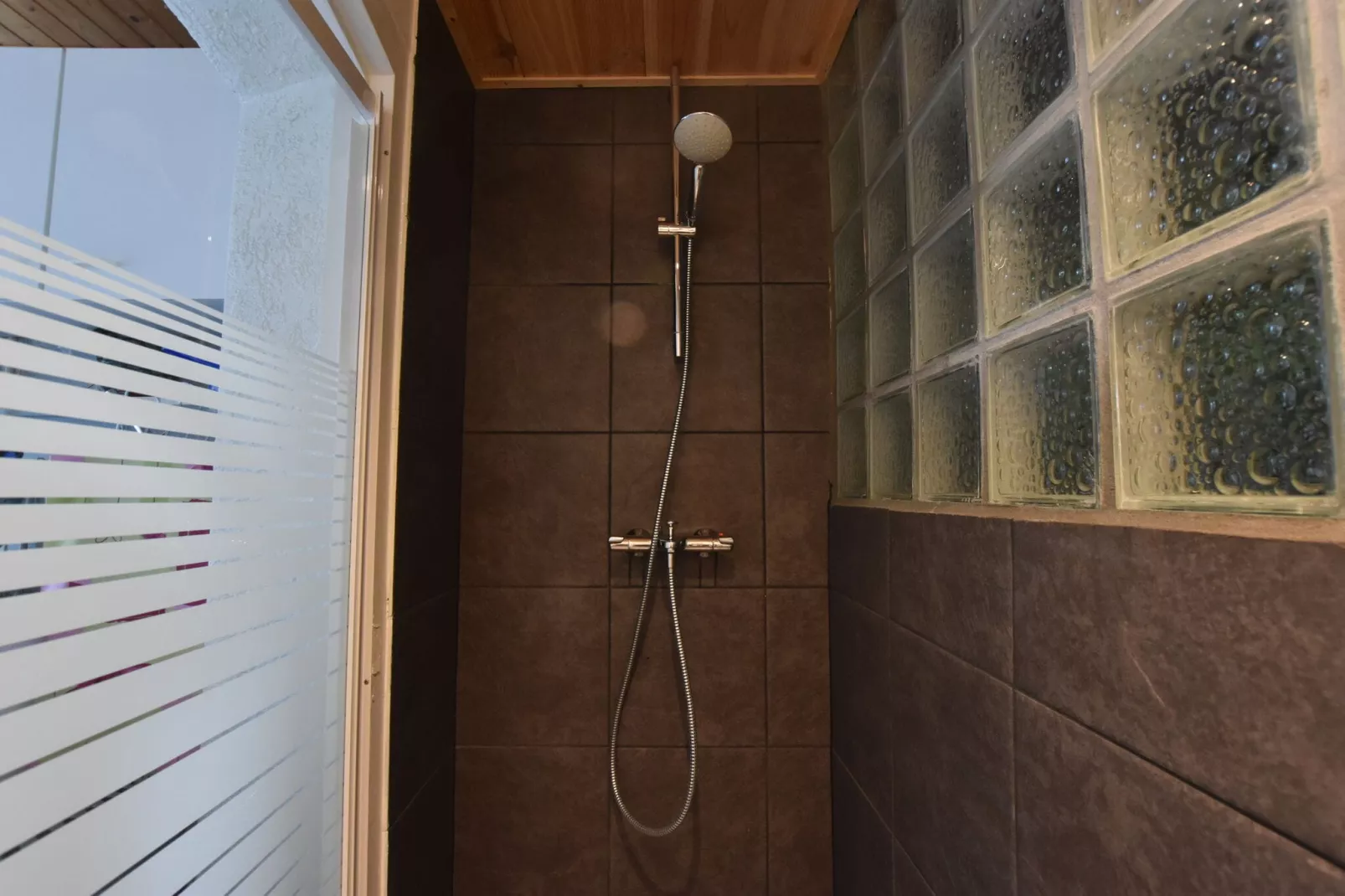 De Biezenknop-Bathroom
