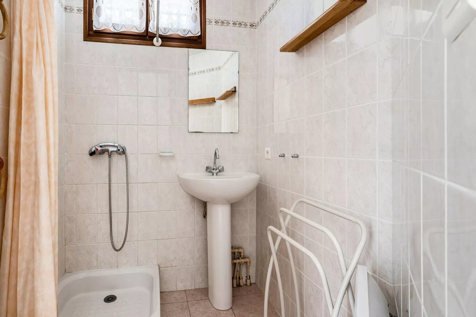 LA MAISON DE VILLAGE-Salle de bain