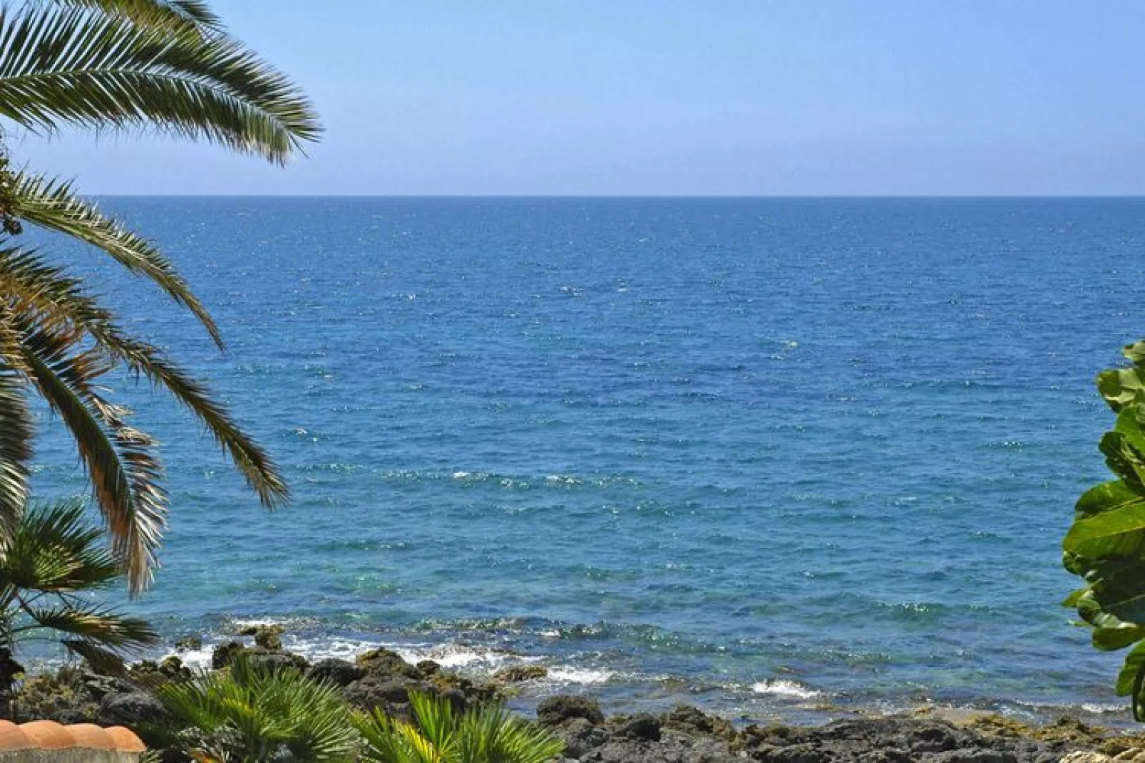 Holiday home, Fontane Bianche-Villa Tanah-Lot-Water view