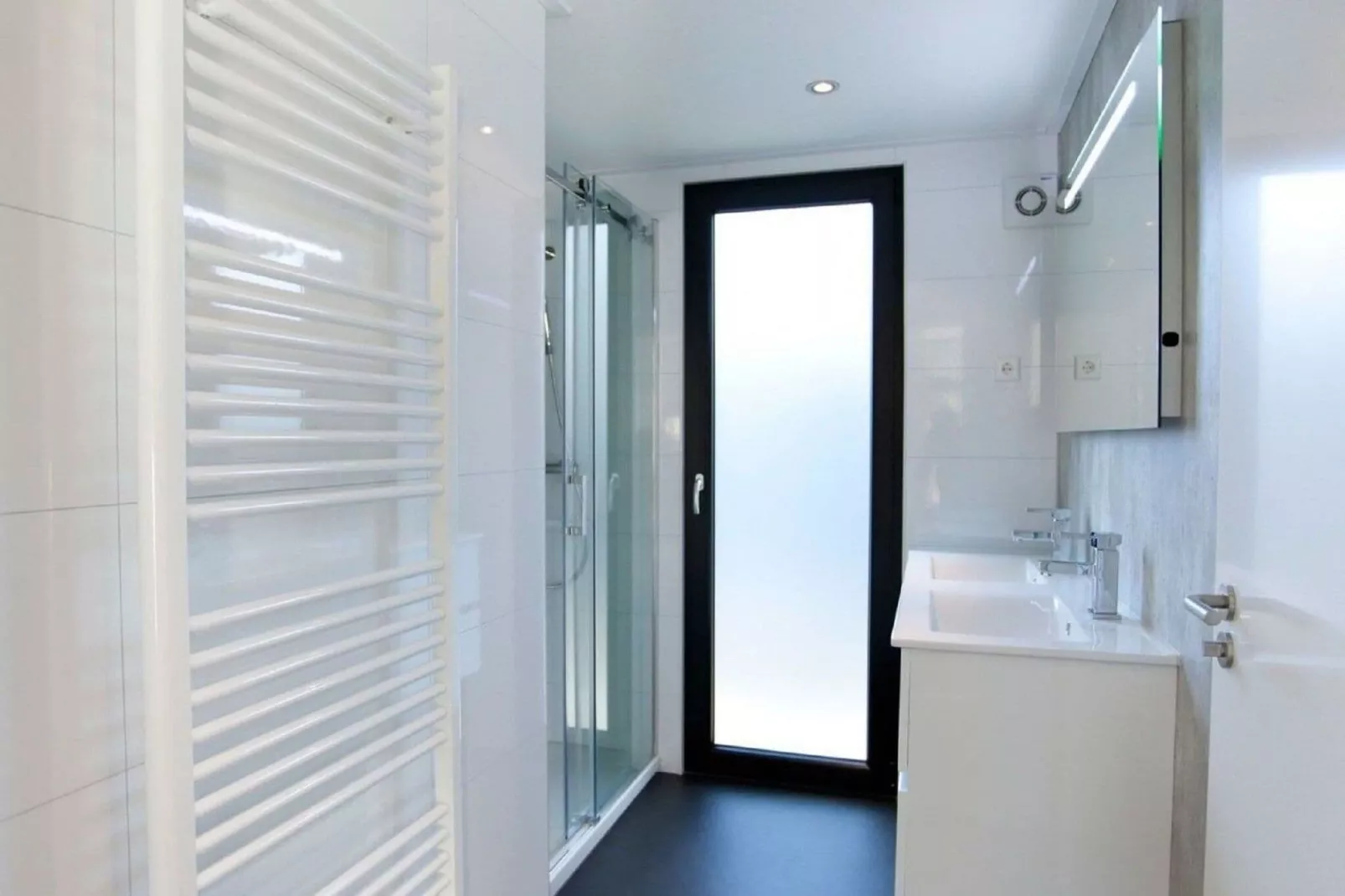 Marina Strandbad 7-Bathroom