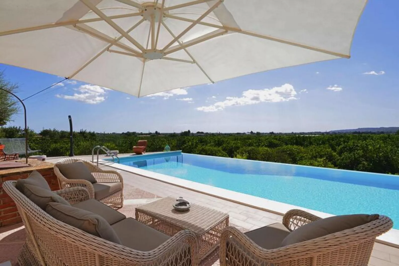 Holiday home Floridia-Villa Smeraldo10 Pax mit Privatpool-Schwimmbad