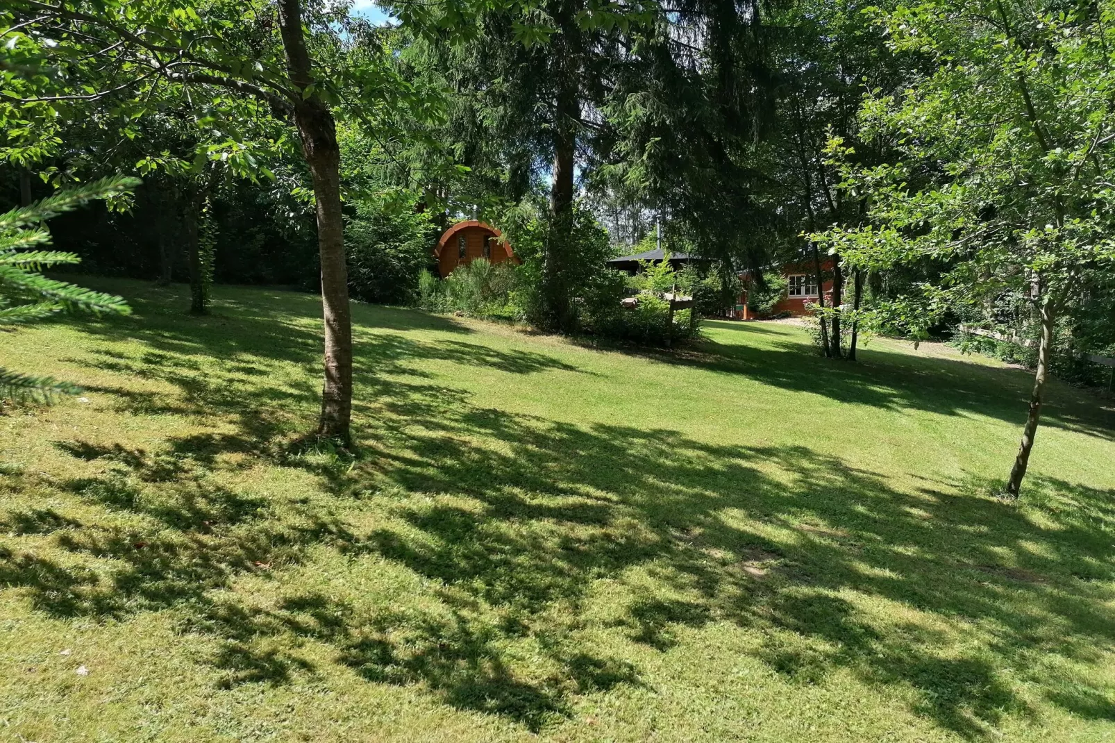 La Canne à Pêche-Gardens summer