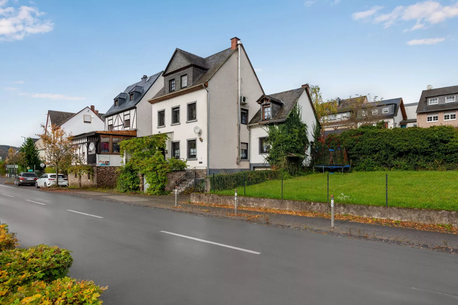Ferienhaus mit Moselblick-Exterior summer