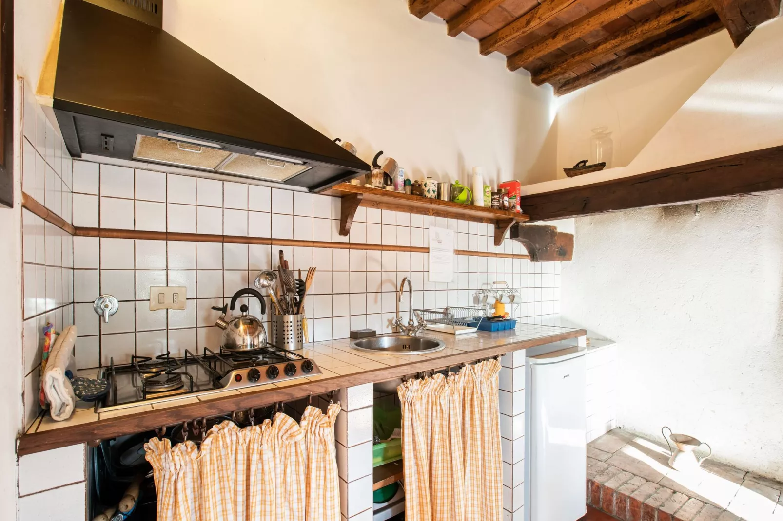 Camino Rosavolta-Kitchen
