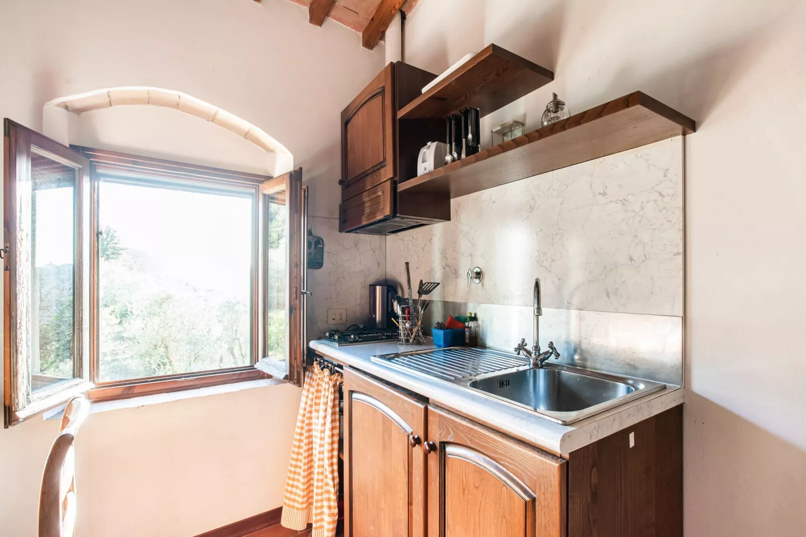 Camino Rosavolta-Kitchen
