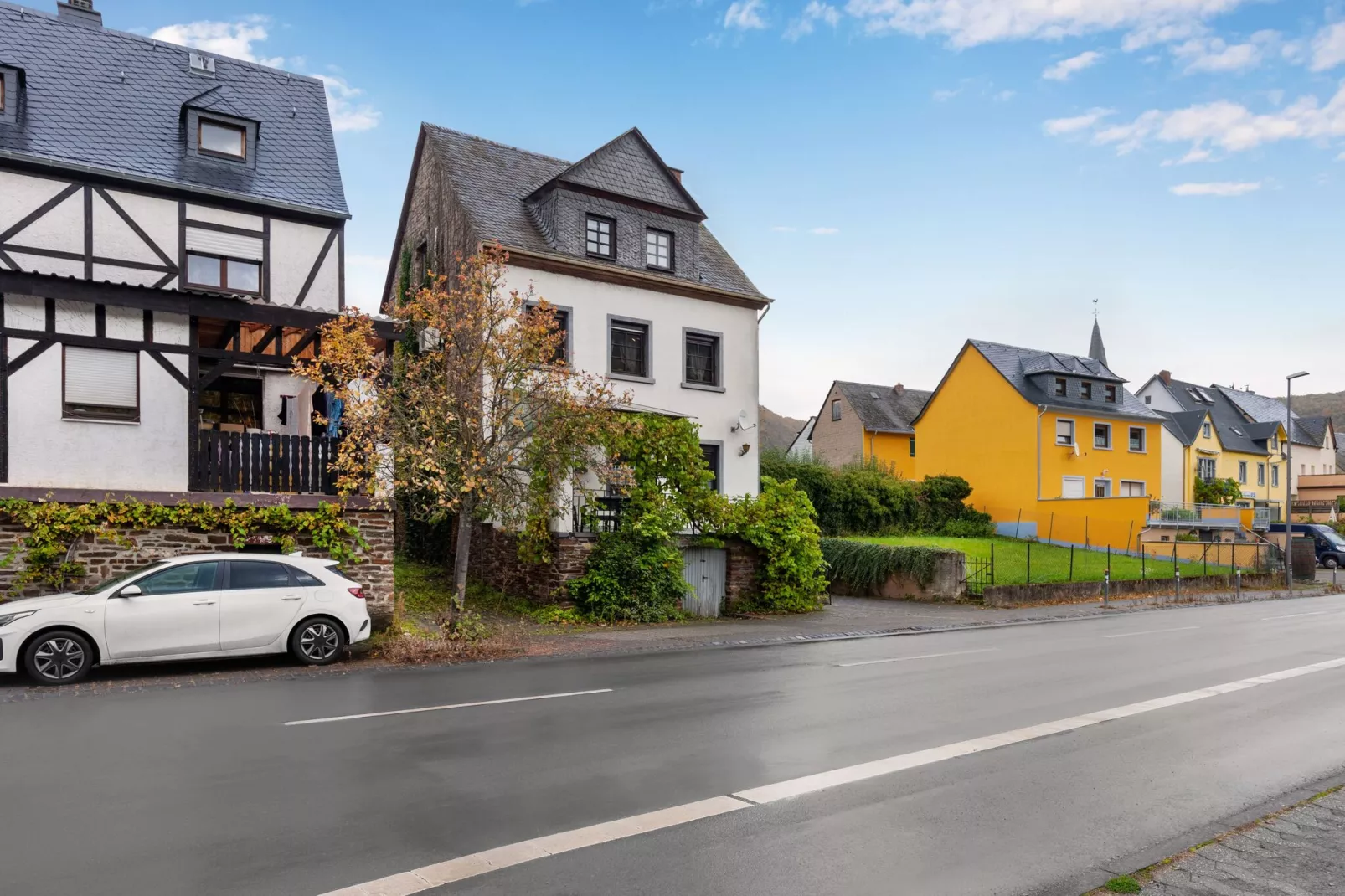Ferienhaus mit Moselblick-Exterior summer