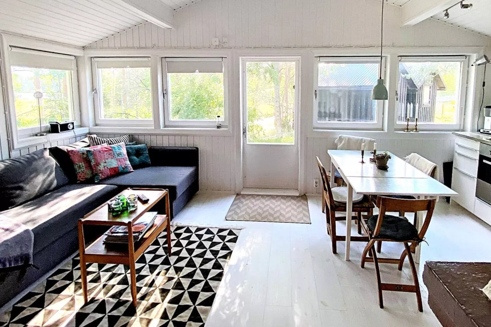Seaside Charm on Okno Island-By Traum-Indoor