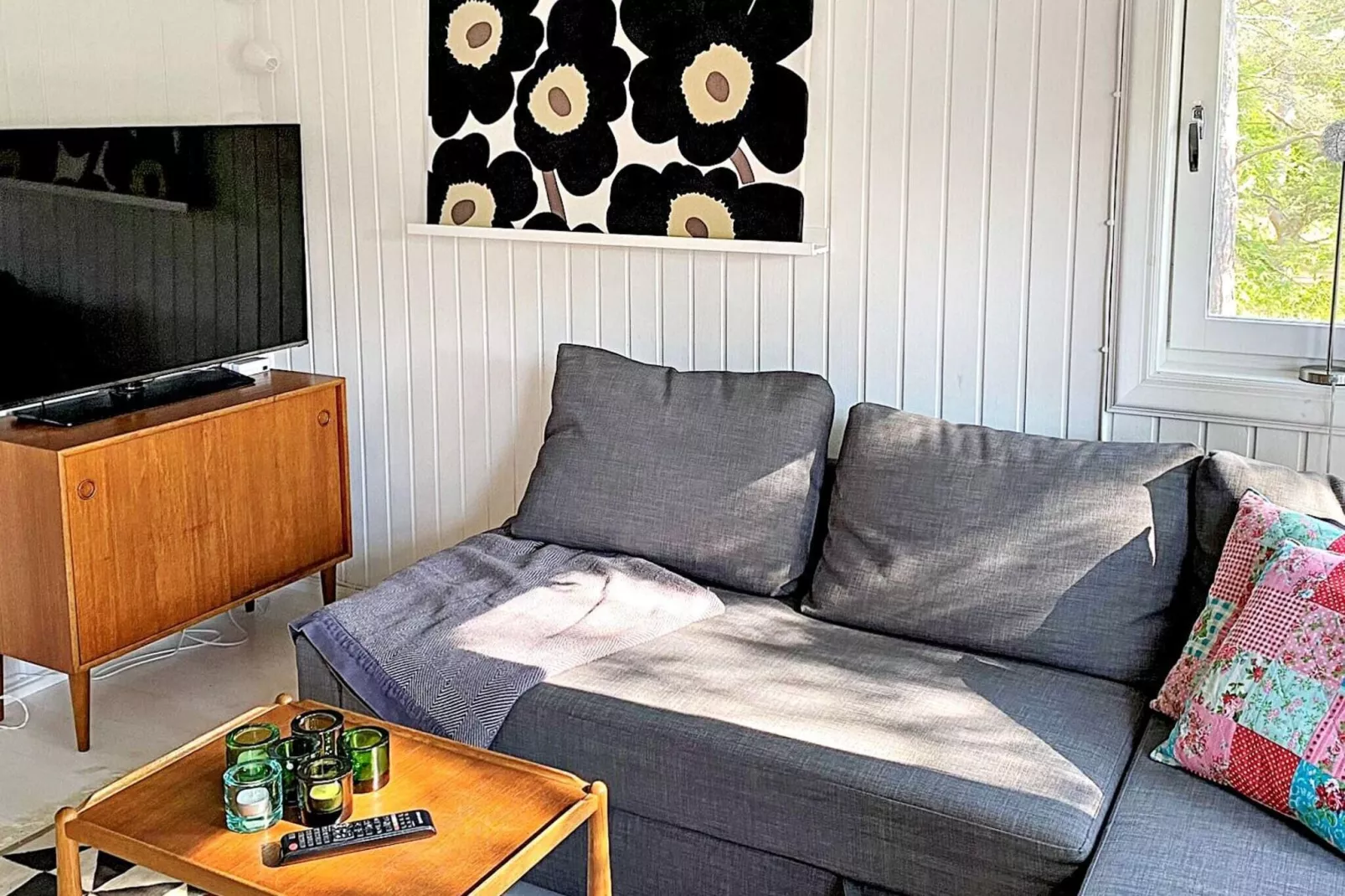 Seaside Charm on Okno Island-By Traum-Indoor