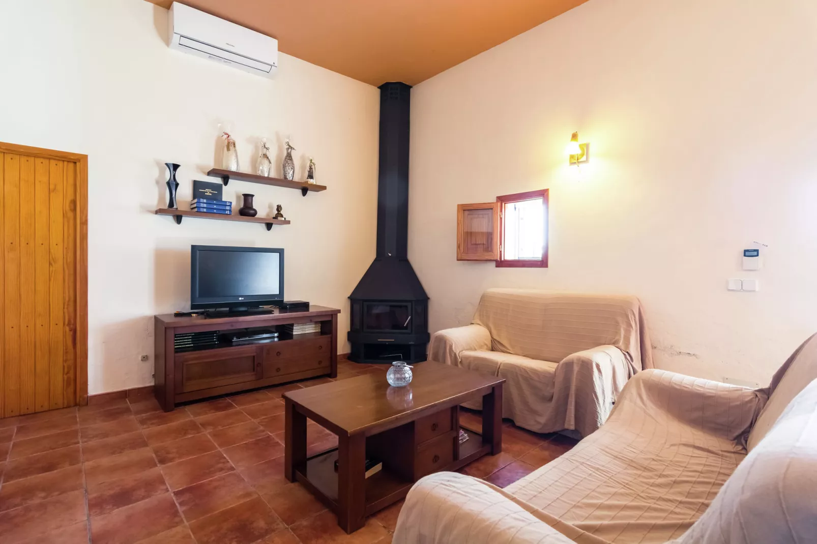 Can Toni-Living room