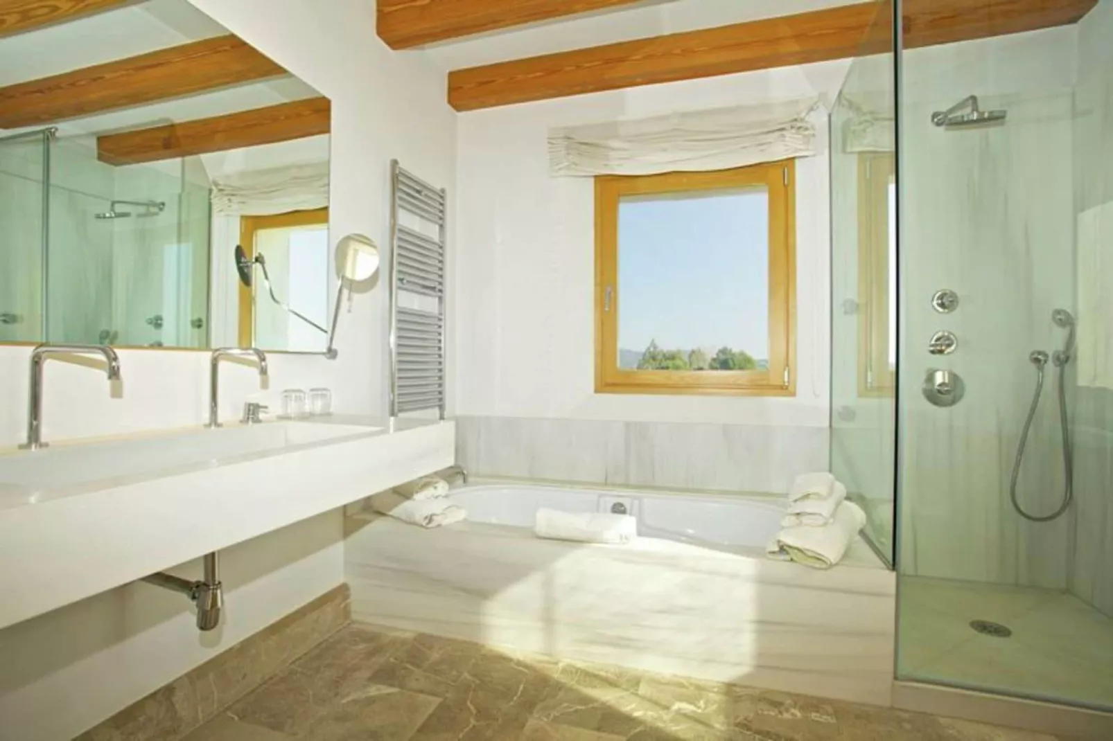 Ses Rentadores-Bathroom