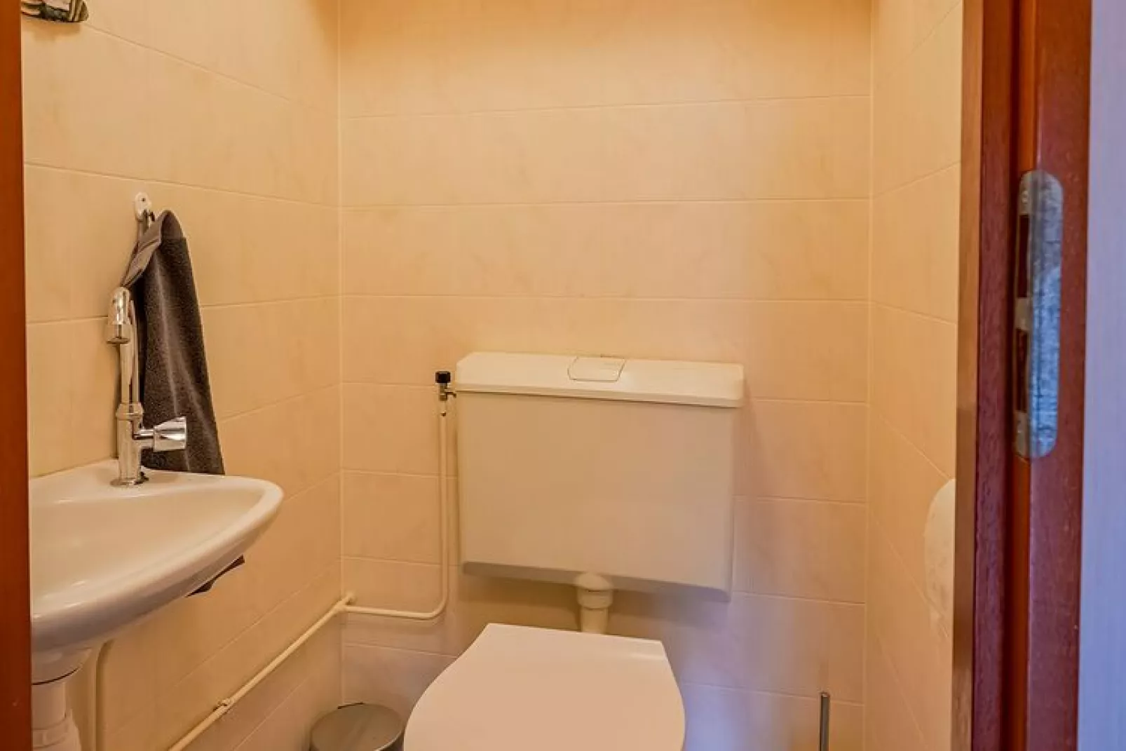 Huisje 37-Bathroom
