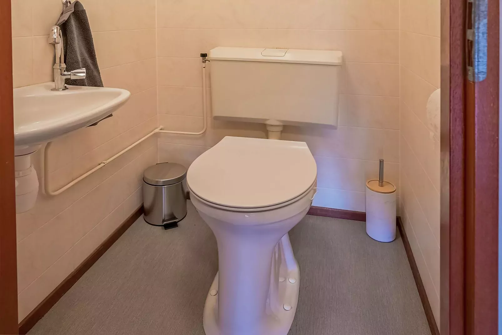 Huisje 37-Bathroom