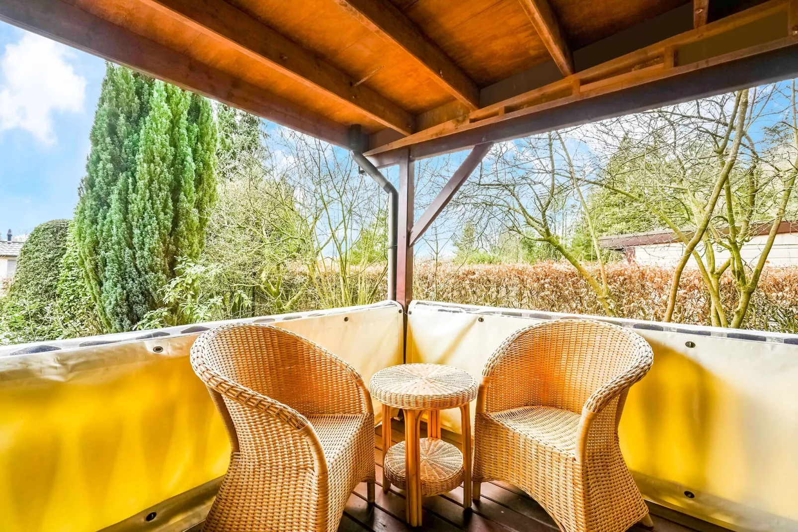 Huisje 37-Terrace balcony