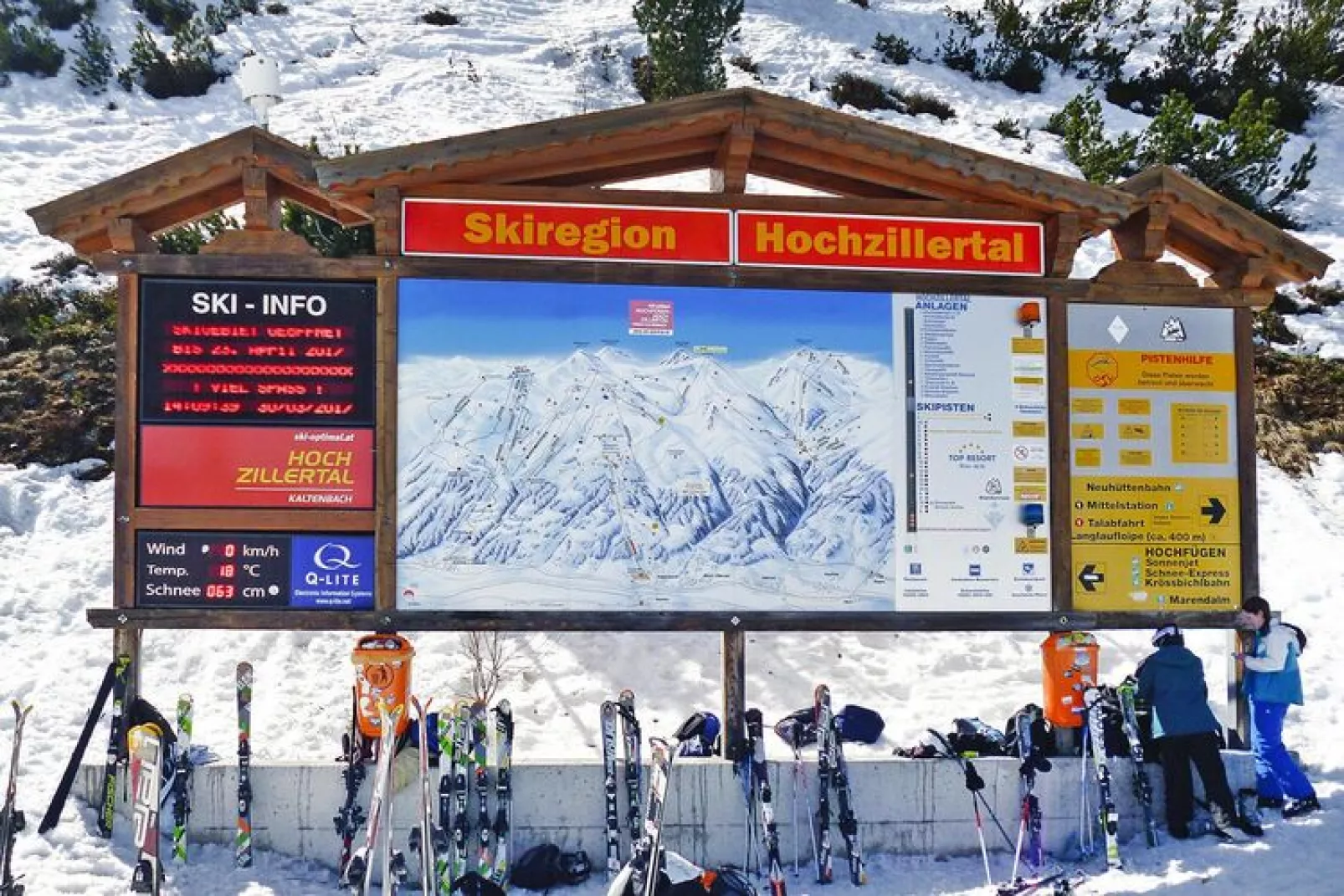 Chalets Almdorf Zillertal Fügen-Haus 4 Personen-Schwimmbad