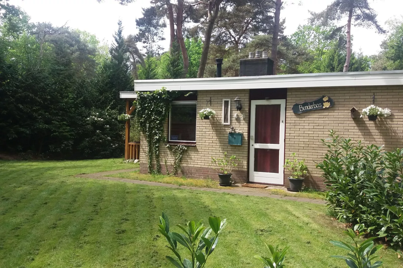Bunderbos-Exterior summer