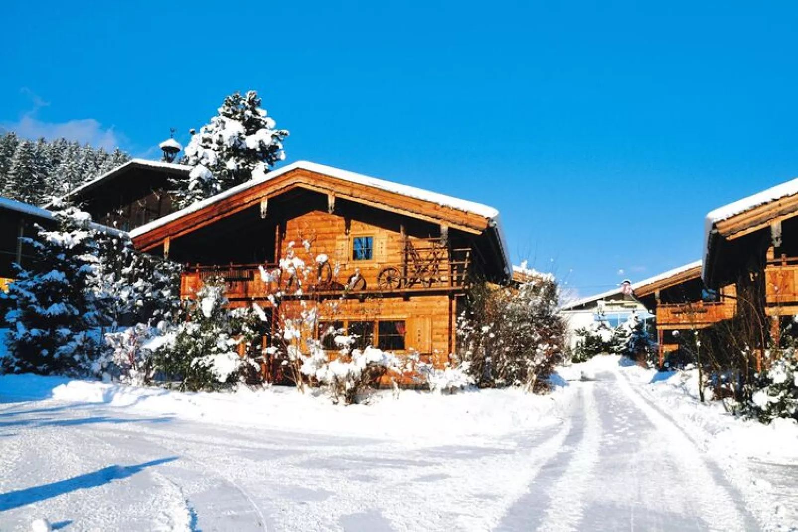 Chalets Almdorf Zillertal Fügen-Haus 6 Personen-Exterior winter