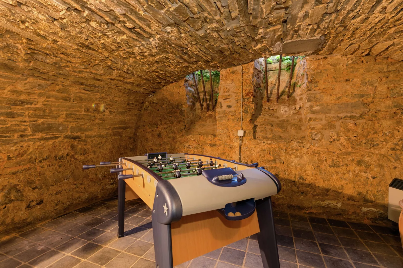 L'Escarlotte-Recreation room