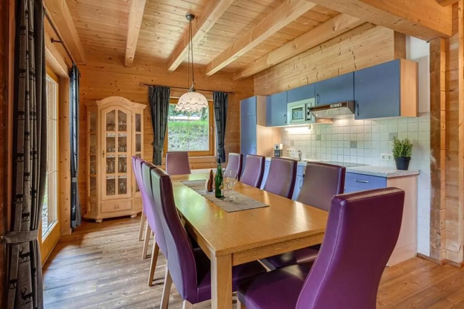 Chalets Almdorf Zillertal Fügen-Haus 6 Personen-Dining room