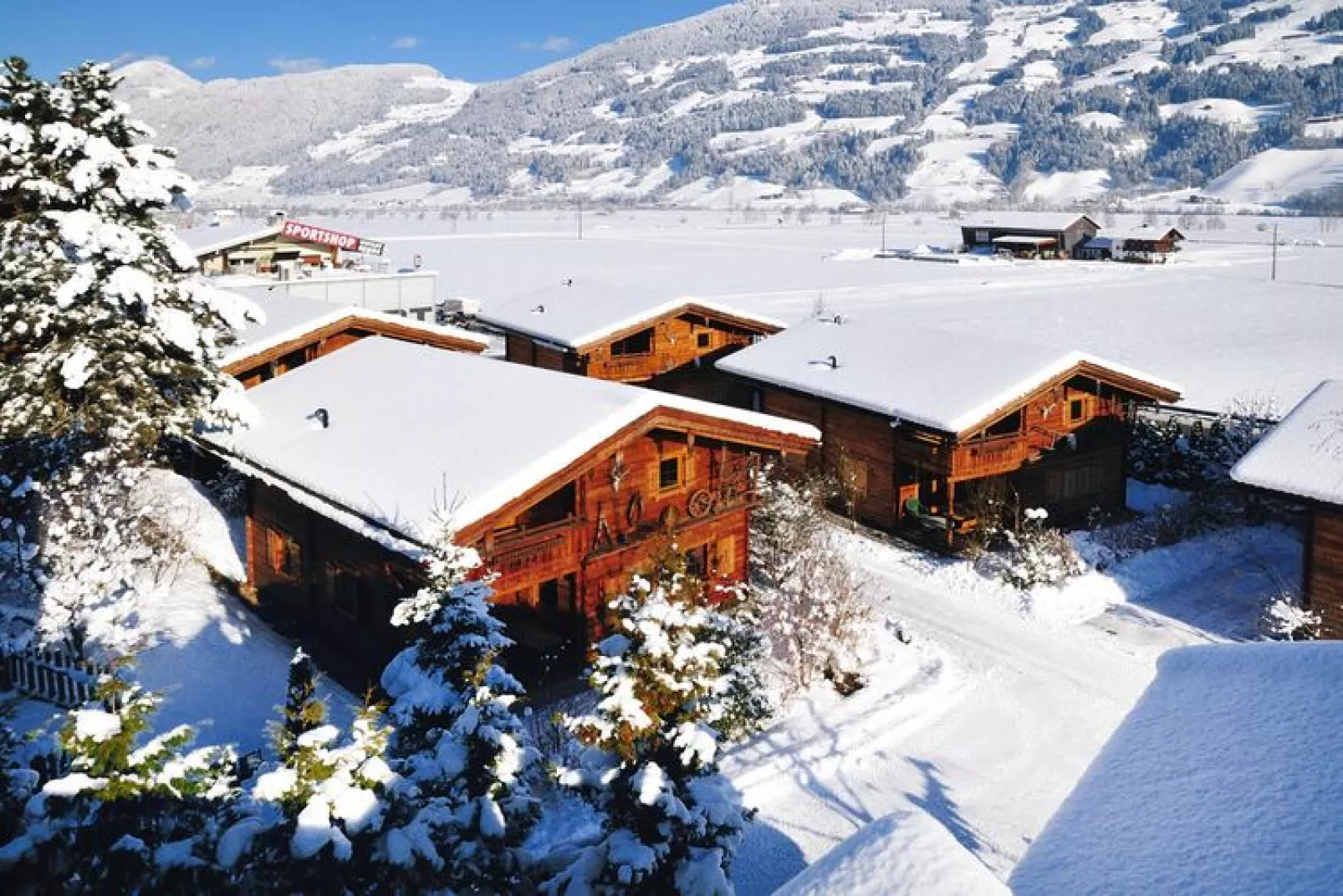 Chalets Almdorf Zillertal Fügen-Haus 6 Personen-Exterior winter