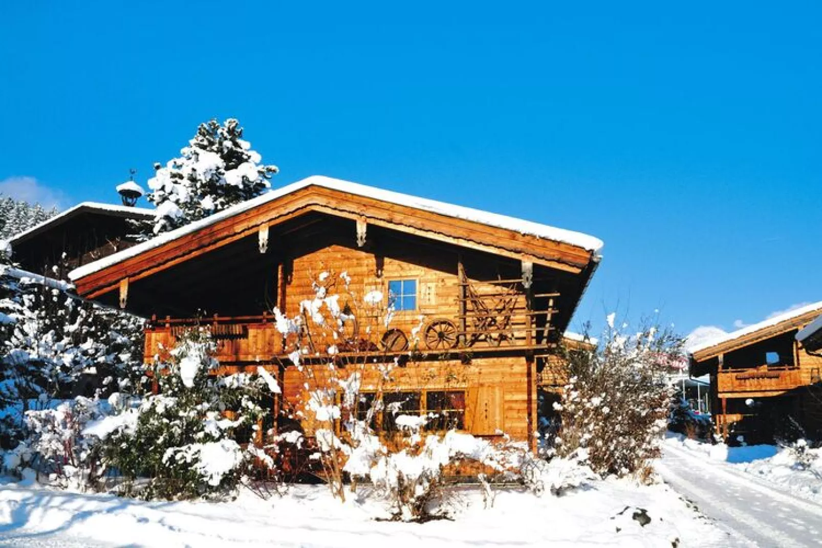 Chalets Almdorf Zillertal Fügen-Haus 6 Personen-Exterior summer