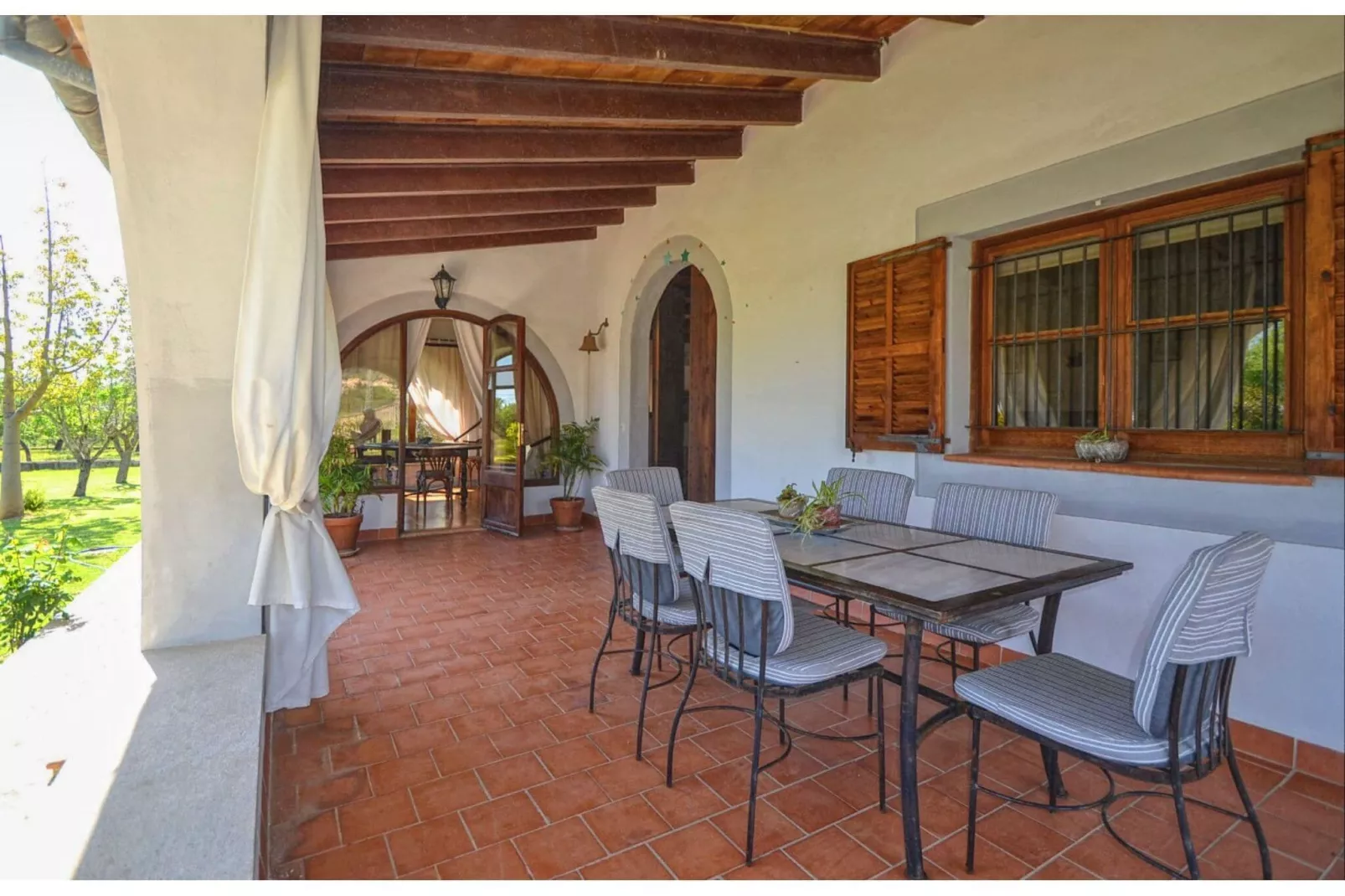 Vinyeta-Terrace balcony