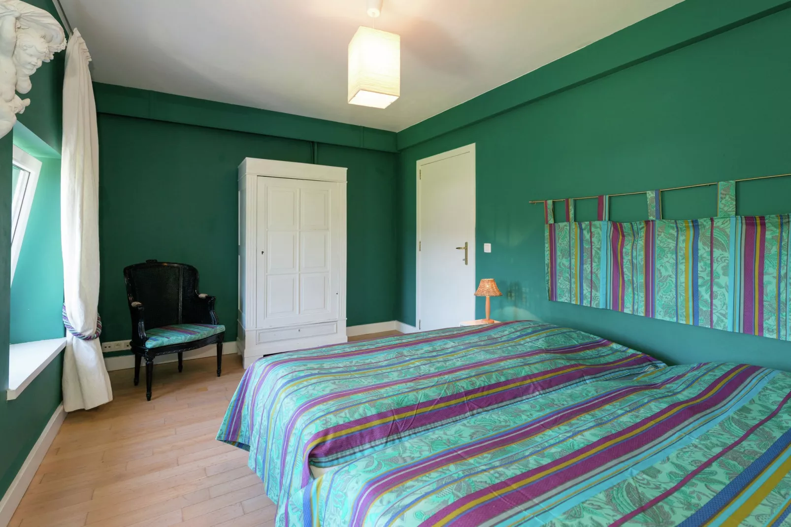 L'Escarlotte-Bedroom