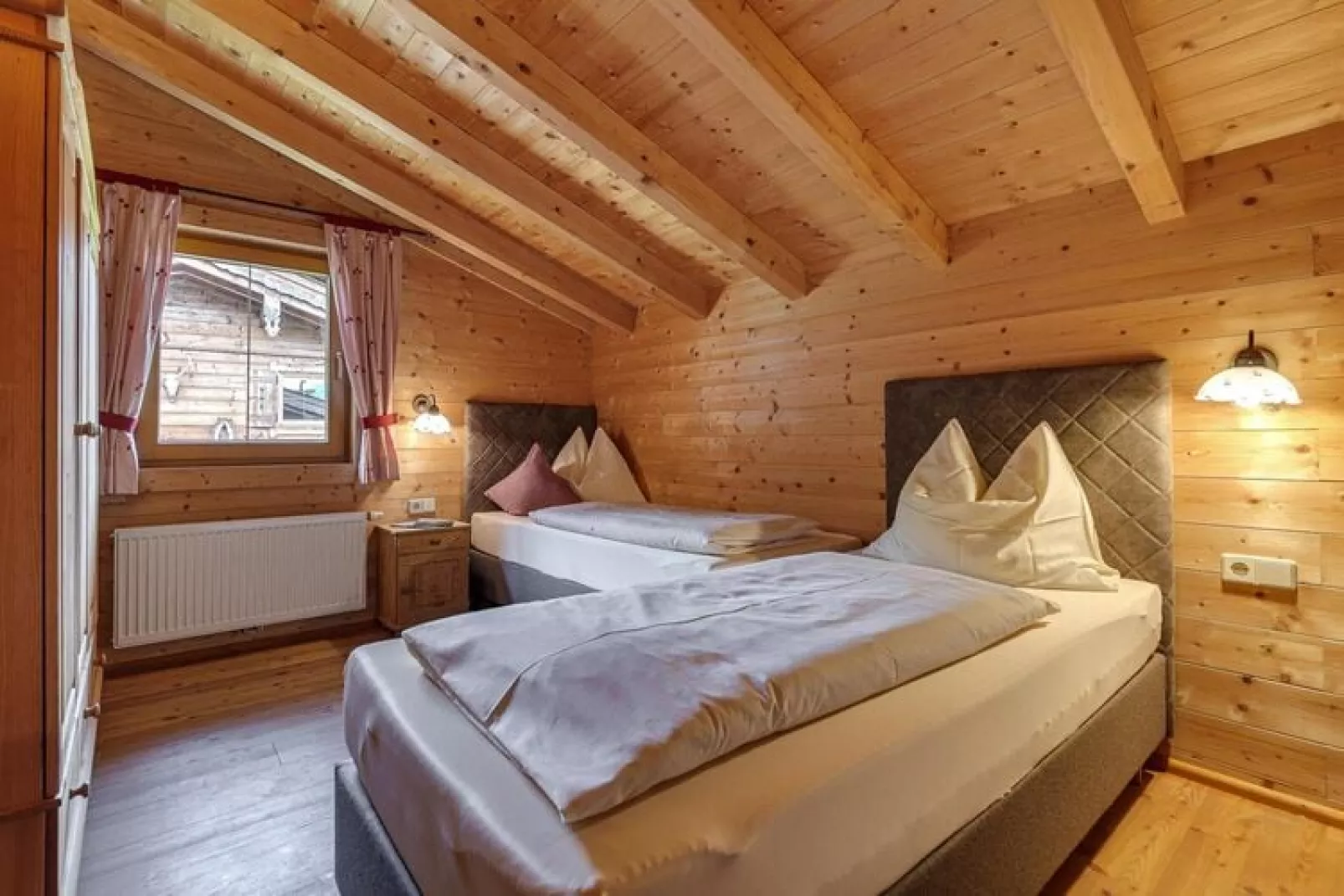 Chalets Almdorf Zillertal Fügen-Haus 6 Personen-Bedroom