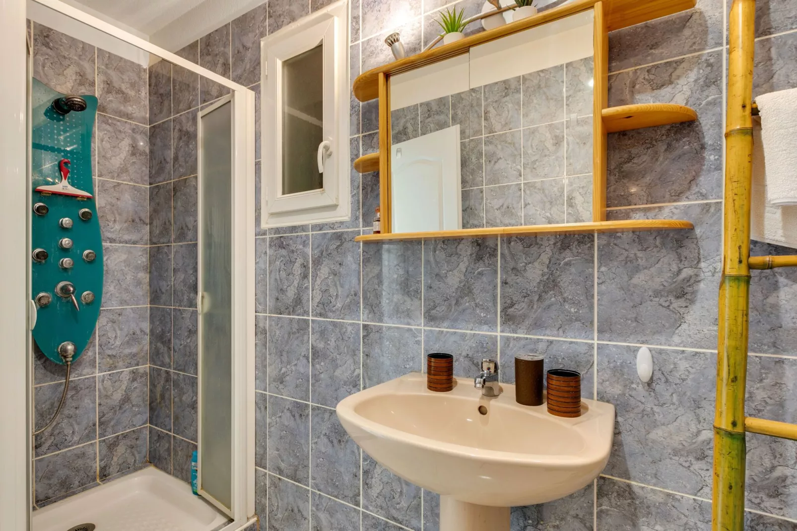 MAISON PISCINE AU CALME A PINET-Bathroom