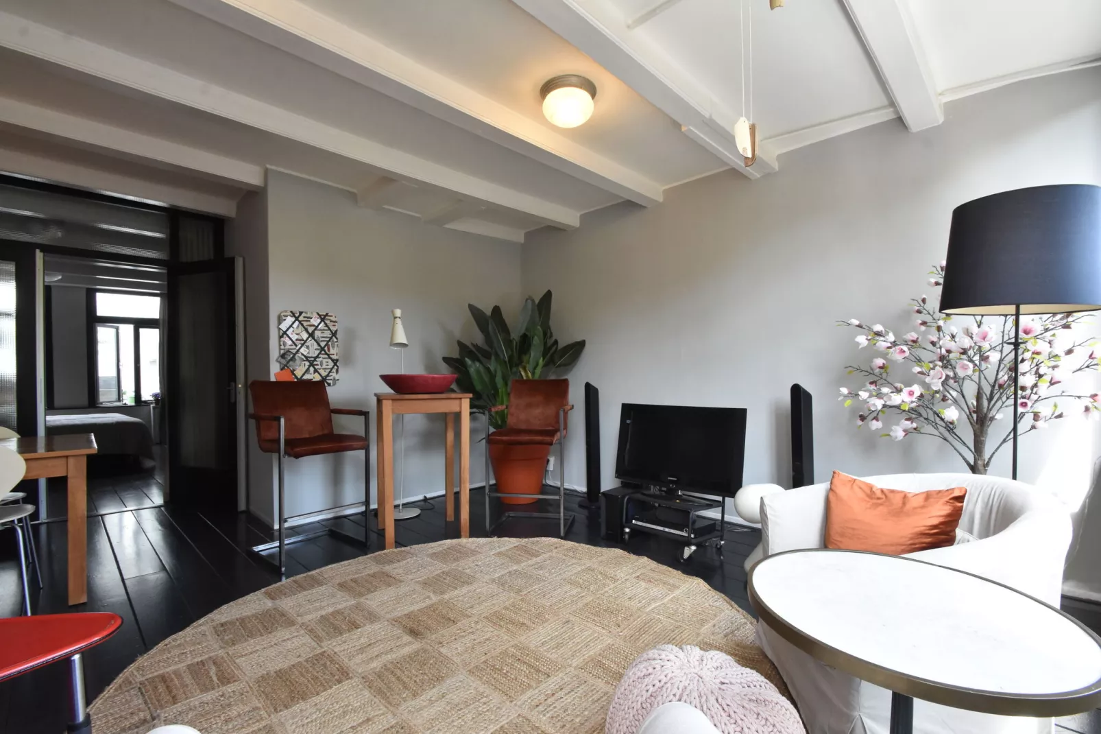 Appartement Orange Tulips-Living room