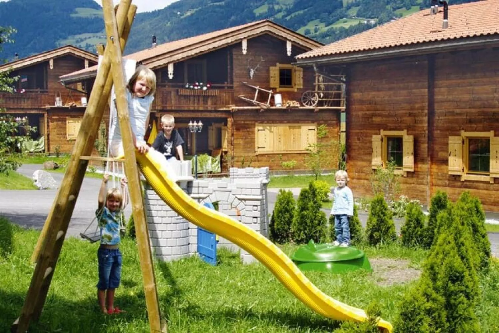 Chalets Almdorf Zillertal Fügen-Haus 10 Personen