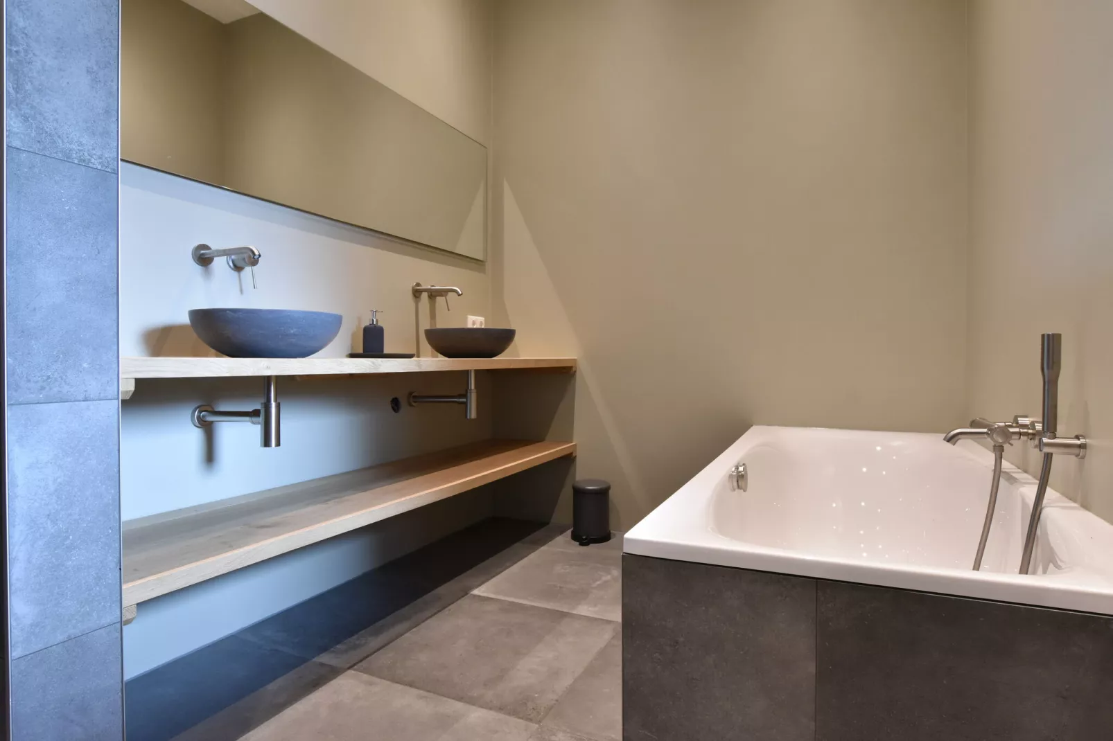 Boerderij Dwingelderveld-Bathroom