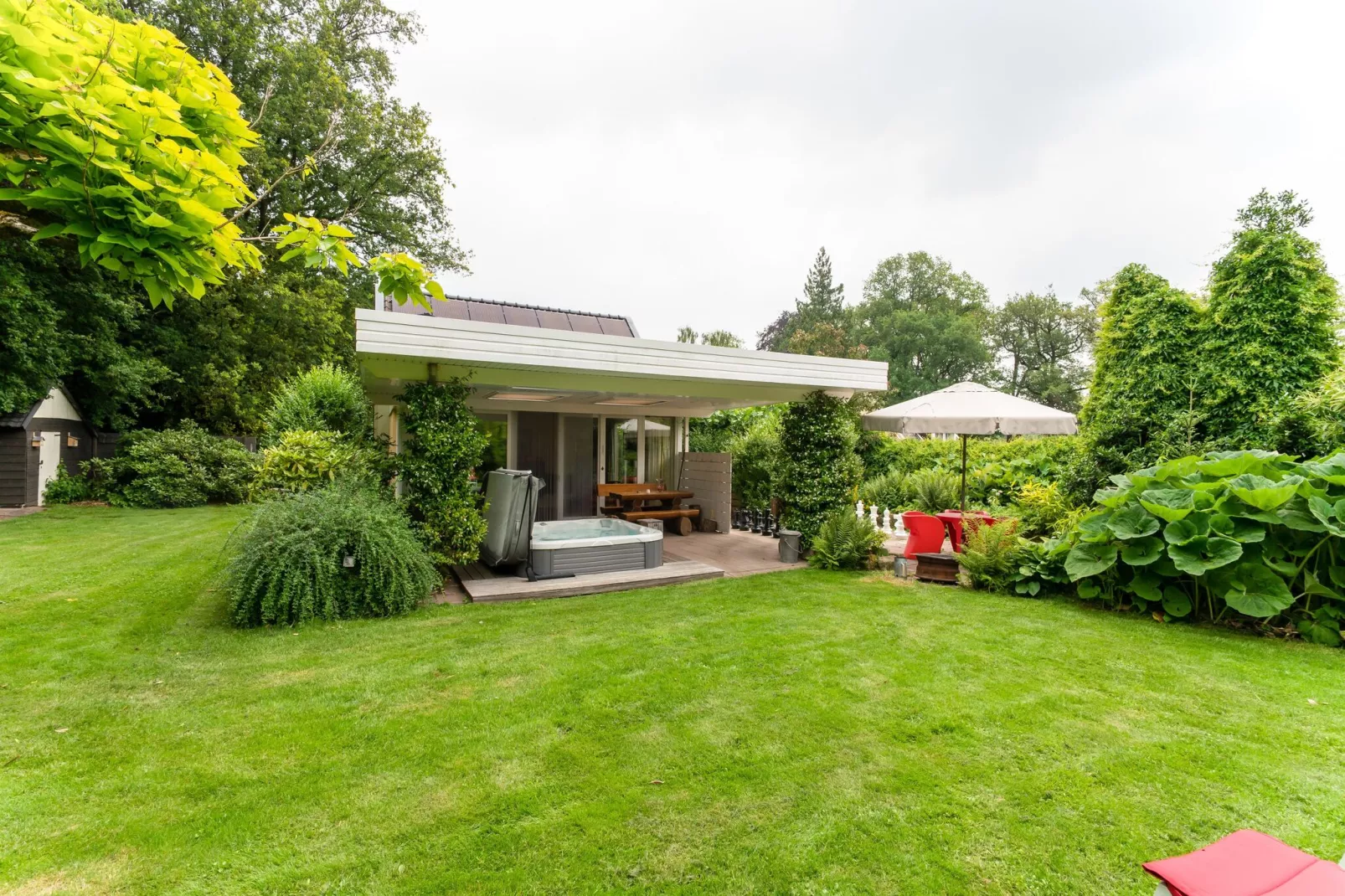 De Engelse tuin van Oldenzaal-Exterior summer