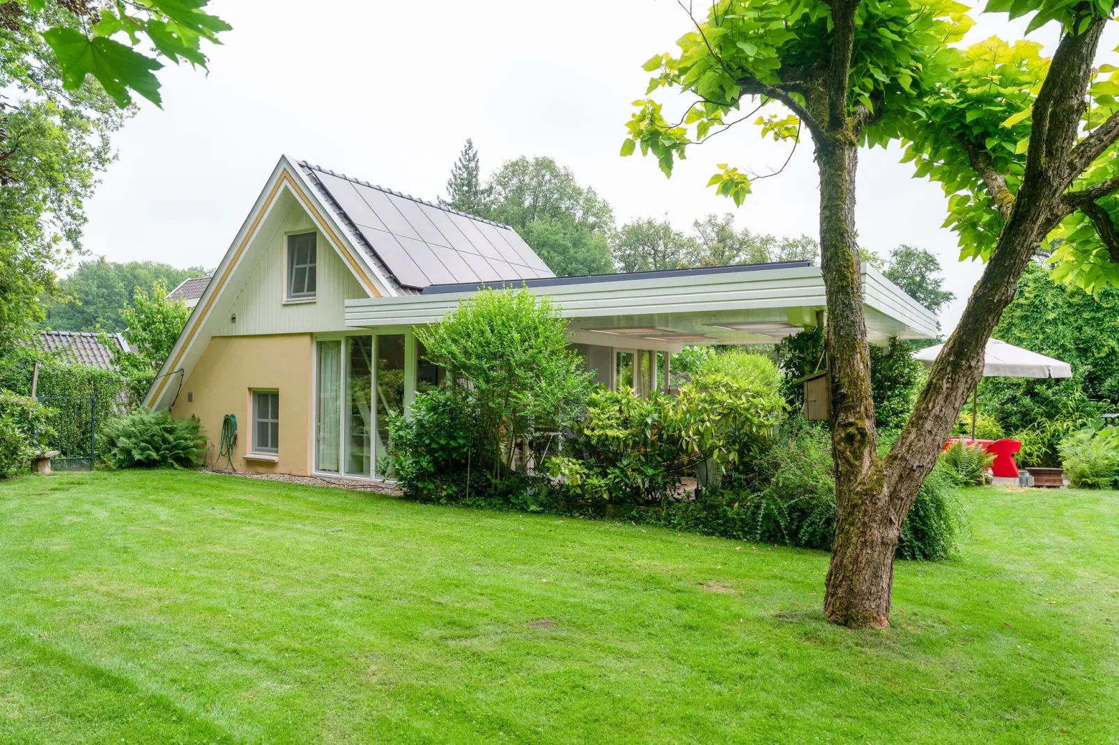 De Engelse tuin van Oldenzaal-Exterior summer